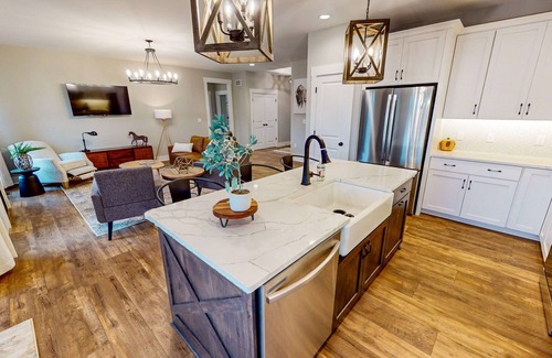Akron House | Home Sweet Akron in the quaint town of Akron