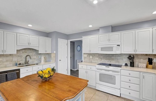 Buechel House | Home Sweet Hayden - 4 beds/3 Full Bath in East End
