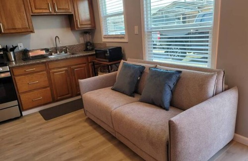 Cherryland Apartment | Home Sweet Home - A Modern Upscale Place Near SF