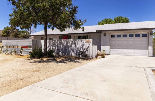 Joshua Tree House | Home Sweet Home in Joshua Tree - MONTH 2 MONTH RENTAL