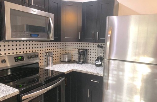 Olympia Heights House | Home Sweet Home Near Malls/Airport/Hwy