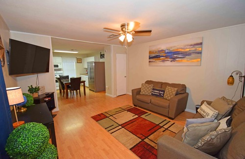 Kingsville House | Home Sweet Home - Peace, Love, & Enjoy