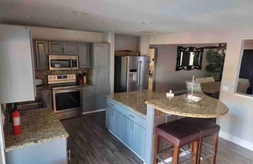Sunrise Manor House | Home Sweet Home/Pool and Jacuzzi Available