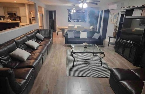 Sunrise Manor House | Home Sweet Home/Pool and Jacuzzi Available