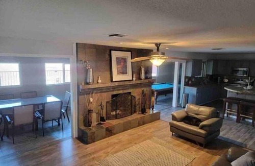 Sunrise Manor House | Home Sweet Home/Pool and Jacuzzi Available