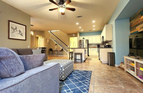 Turlock House | Home Sweet Home - Spacious Modern Home in Turlock