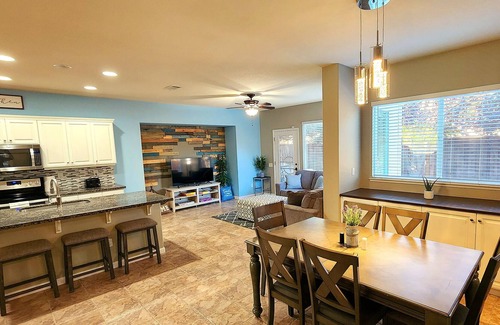 Turlock House | Home Sweet Home - Spacious Modern Home in Turlock
