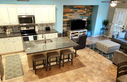 Turlock House | Home Sweet Home - Spacious Modern Home in Turlock