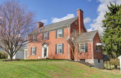 Lynchburg House | Home Sweet Home Suite #1, near Liberty University, and Lynchburg Hospital, Deluxe Queen Size Bedroom