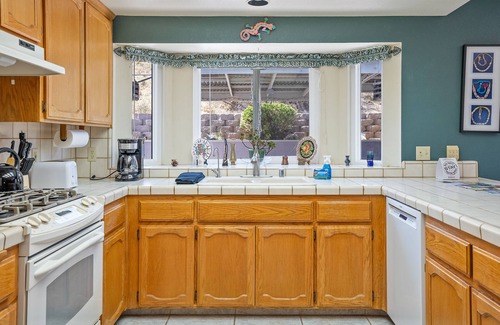 Atascadero House | Home Sweet Home-Your Wine Country Home Away from Home!