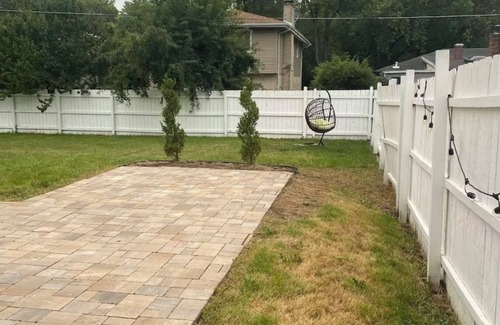 Homewood House | Home Sweet HomewoodnFamily-friendly 4-bedroom house with huge backyard!
