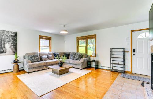 Circleville House | Home Theater and Game Room Home in Glen Wild!