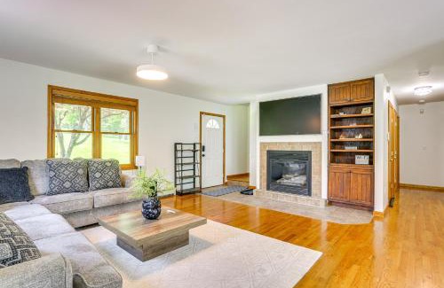 Circleville House | Home Theater and Game Room Home in Glen Wild!