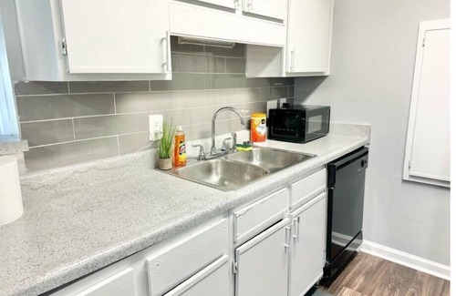 Morrow Apartment | Home Theater Sleeps 8 WiFi
