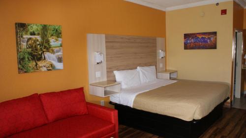 Crestview Hotel | Home Town Inn & Suites