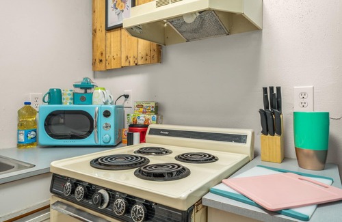 Sebring Apartment | Home Town Takeover Downtown Stay!- Views of the Postcard Mural