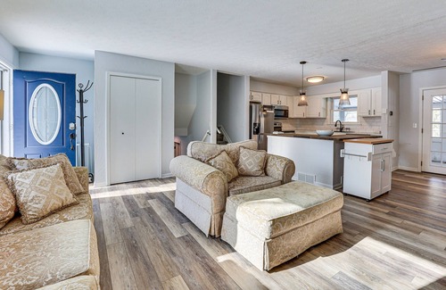 Bath House | Home w/Fire Pit & Sunroom: 9 Mi to Downtown Akron