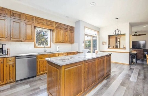 Clive House | Home w/Hot Tub -Spacious, Quiet Neighborhood Near Des Moines, IA.