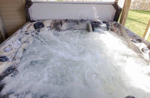 Clive House | Home w/Hot Tub -Spacious, Quiet Neighborhood Near Des Moines, IA.