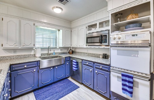 Mead House | Home w/Lake Texoma View, Game Room & Bar