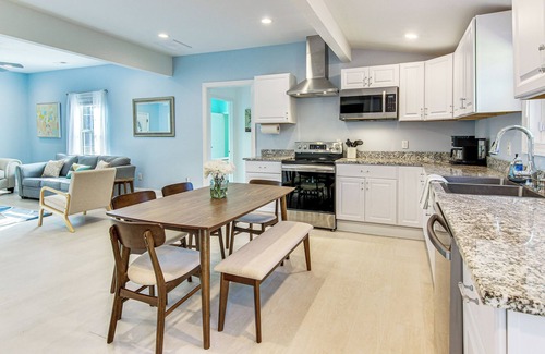 Parker House | Home w/Private Yard - Walk to Swamp Rabbit Trail