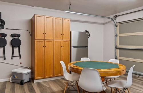 Tanner House | Home with 3 Bedrooms and Studio Cottage both Included. Sleeps 9. Directly On The River
