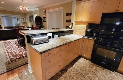 Greenwood - Coxwell House | Home with amenities walking distance to restaurants, pub & the beach