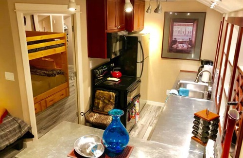 Southwest Bend Villa | Home with Chalet 2-kitchens,Sleeps 15,Near OldMill