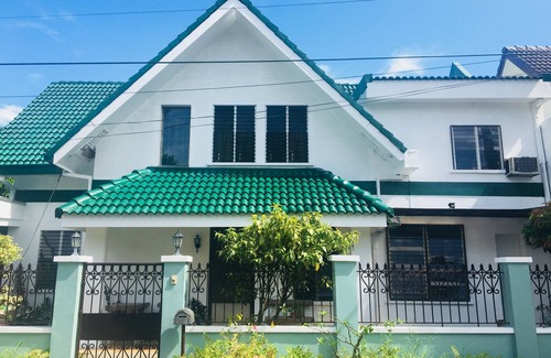 Santa Rosa Apartment | Home with Cozy Rooms Near Nuvali