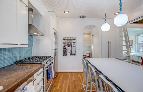 Chestnut House | Home with enclosed yard & central AC - dogs welcome