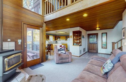 Mendocino House | Home with Fireplace, Private Hot Tub, Deck, & Ocean Views