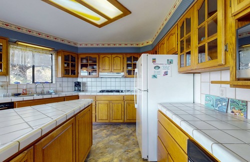 Mendocino House | Home with Fireplace, Private Hot Tub, Deck, & Ocean Views