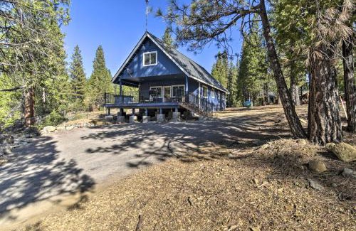 Lake Almanor West House | Home with Hot Tub about half Mile to Boat Launch!