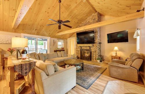 Plymouth House | Home with Outdoor Entertainment Area in Ashland!
