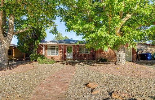 Parkland Hills House | Home with Patio Near Nob Hill, UNM and Kirtland AFB!