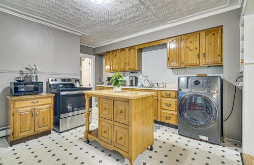 Auburn House | Home with Private Hot Tub Less Than 1 Mi to Auburn Riverwalk