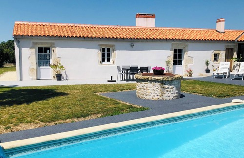 Marans House | Home with swimming pool, La Rochelle and the Marais Poitevin, for 2 to 5 people.