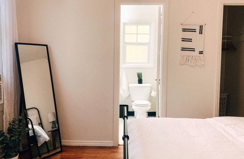 Little Italy Cottage | Home-y Cottage In The Heart of Little Italy