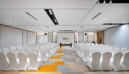 Chengdu Hotel | Home2 Suite by Hilton Chengdu Huaizhou New Town