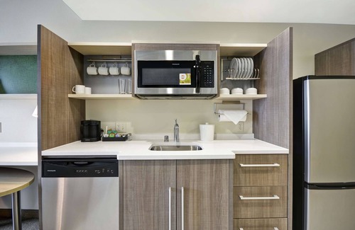 Plymouth Hotel | Home2 Suites by Hilton Plymouth, MN