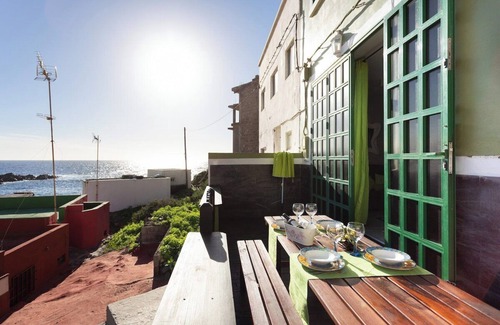 Guimar Ski Chalet | Home2Book Charming Sea Front House