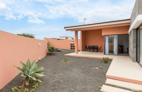 Geafond Ski Chalet | Home2Book Chill BBQ Hideaway in Corralejo