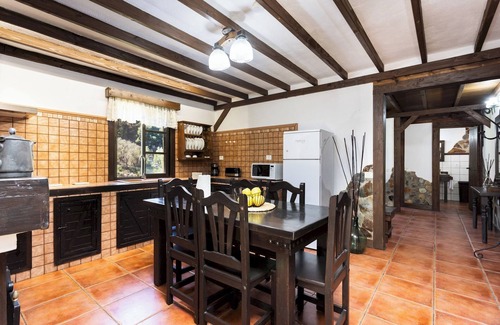 Cueva del Viento Ski Chalet | Home2Book Icod Rural Escape, Pool & BBQ