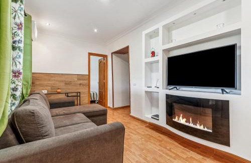 Valleseco House | Home2Book Valleseco Mountain Views, BBQ & Jacuzzi