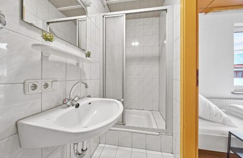 Deggendorf Apartment | home2stay Monteur Apartmenthaus Deggendorf Wifi Smart TV Parking