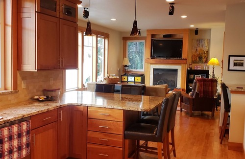 Olympia House | Homebase to Explore the Northwest or Staycation!