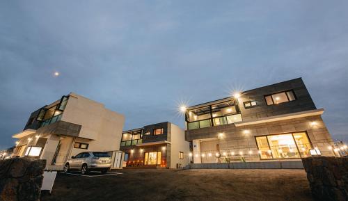 Hallim House | Homechee Poolvilla