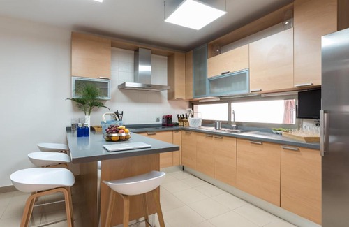 Acoran Villa | HomeForGuest Villa with Sea Views, Pool, Spa, Gym, Cinema & ProAudio - HomeForGuest