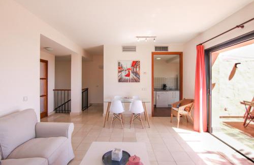 Salobre House | HomeForGuest Salobre Villa, 5pax, pool and great views