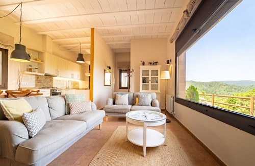 Collsacreu Villa | HomeHolidaysRentals Paz - Costa Barcelona